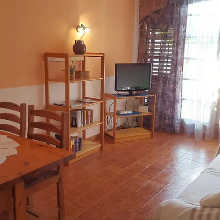 Ganze In Mit Moebliertem Balkon Daire *