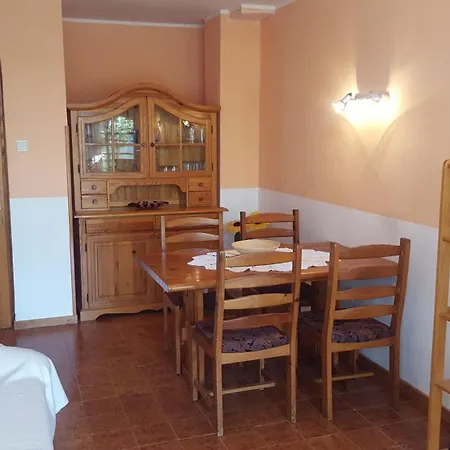 Ganze In Mit Moebliertem Balkon Διαμέρισμα Ližnjan